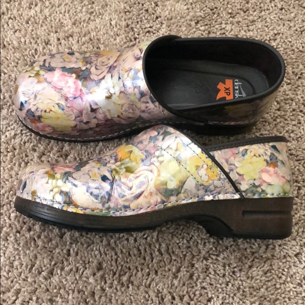 Dansko XP Shoes - Picture 2 of 4